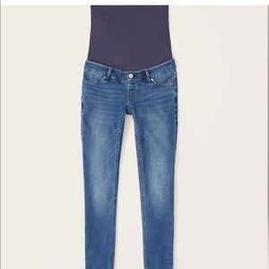 Bundle of maternity bottoms